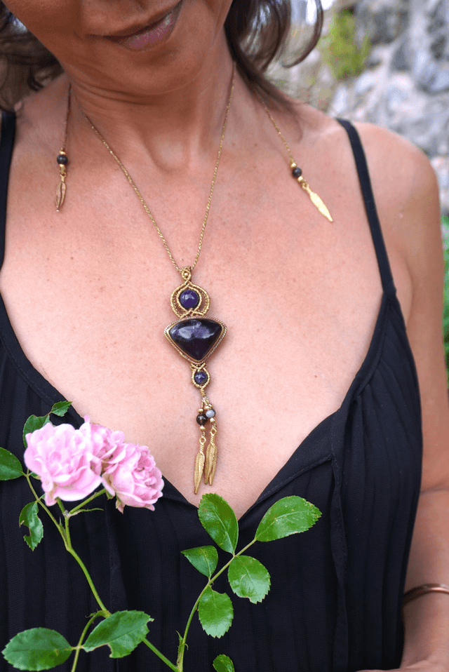 Collier ISIS